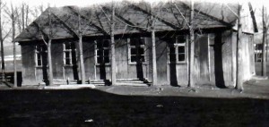 Pierwszy budynek szkoły